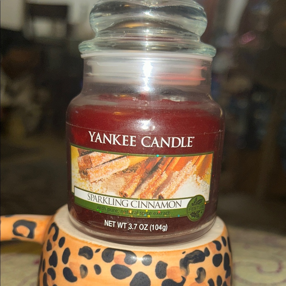 NWT Small Yankee Candle Sparkling Cinnamon Jar Candle- 3.7 Oz - Picture 7 of 12